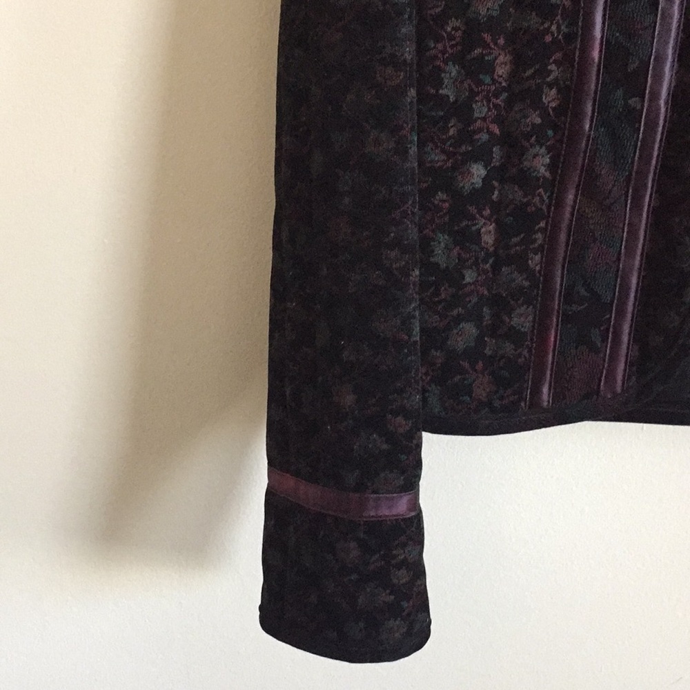 Velvet purple quilted blazer. - Picture 3 of 4
